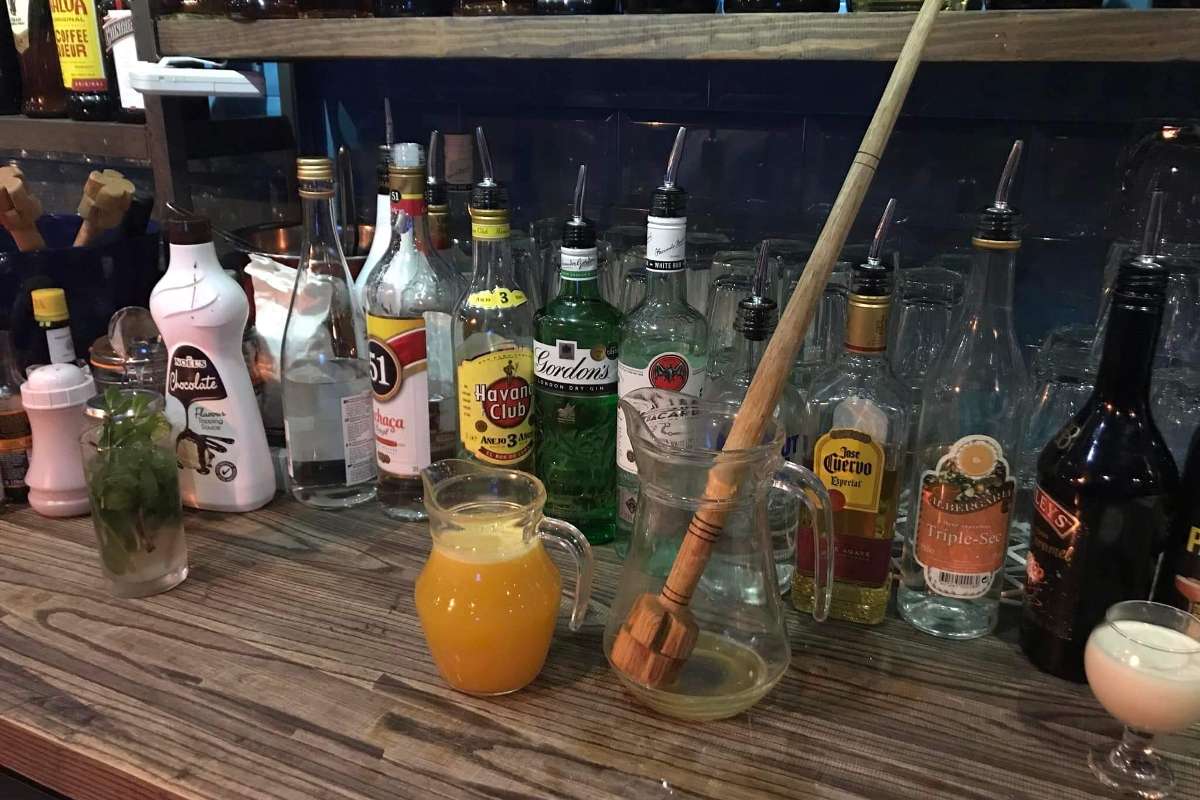 cocktail-and-bottles-of-spirit-at-berkshire-pub-and-tapas-cafe
