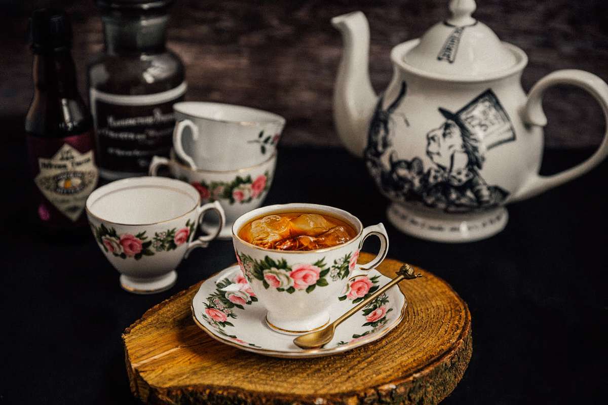 cocktail-in-a-teacup-from-the-clockwork-rose