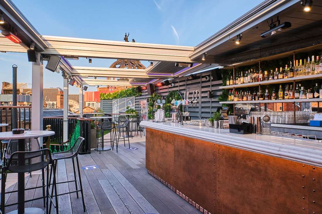 exterior-terrace-of-the-rooftop-at-the-hippodrome-casino