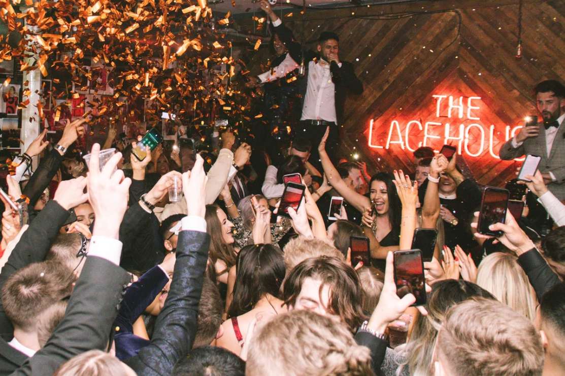 party-vibes-at-the-lacehouse-cocktail-bars-nottingham