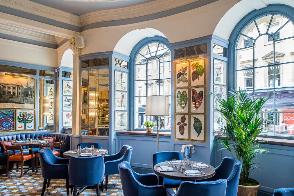 interior-of-the-ivy-bath-brasserie-in-the-daytime
