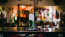 mojito-cocktail-on-the-bar-at-opium-bar