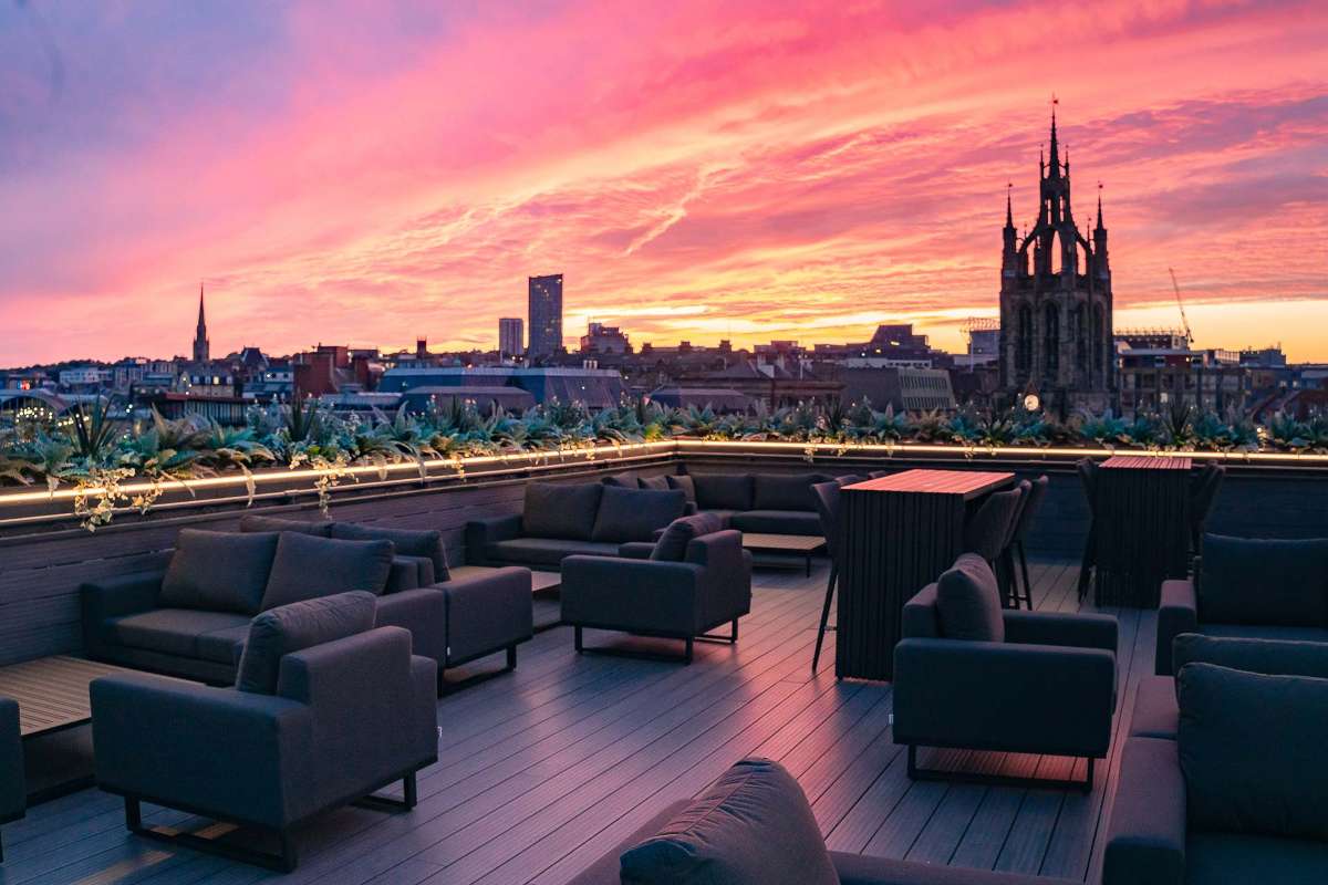 rooftop-terrace-at-sunset-at-above-cocktail-bars-newcastle
