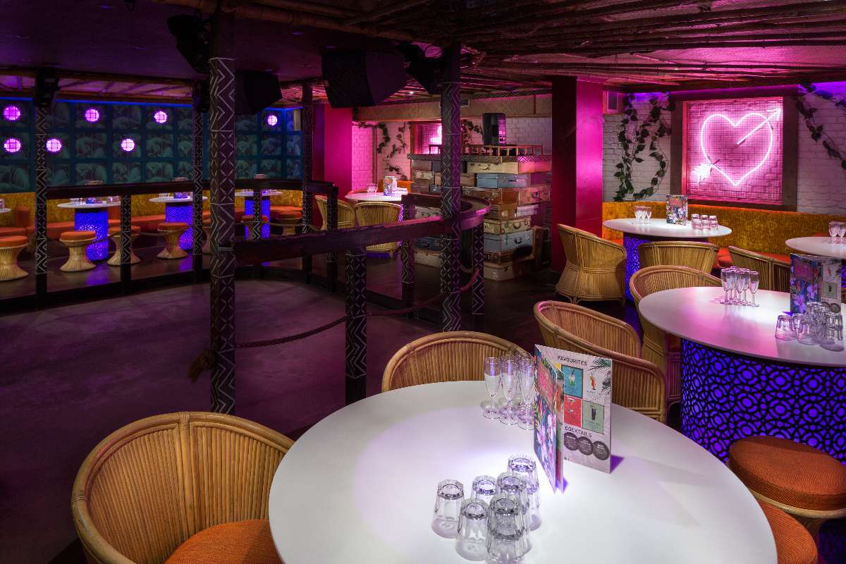 interior-of-lola-lo-in-the-evening-cocktail-bars-cambridge