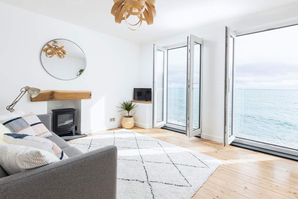 living-room-in-triton-cottage-in-porthleven