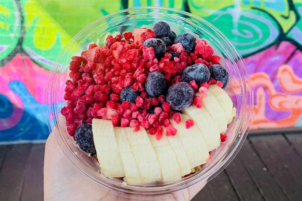 acai-bowl-topped-with-fruit-from-juiceland-acai-bowls-dallas