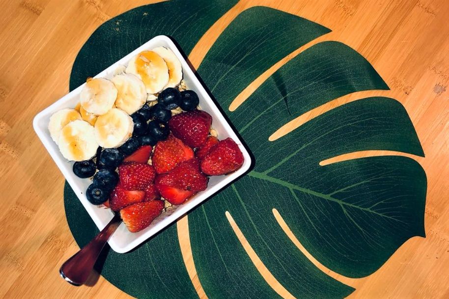 acai-bowl-topped-with-fruit-from-lani-coffee