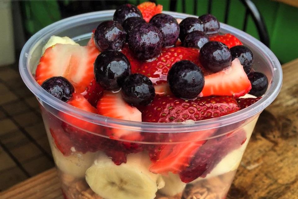 acai-bowl-topped-with-fruit-from-ob-smoothie-bar