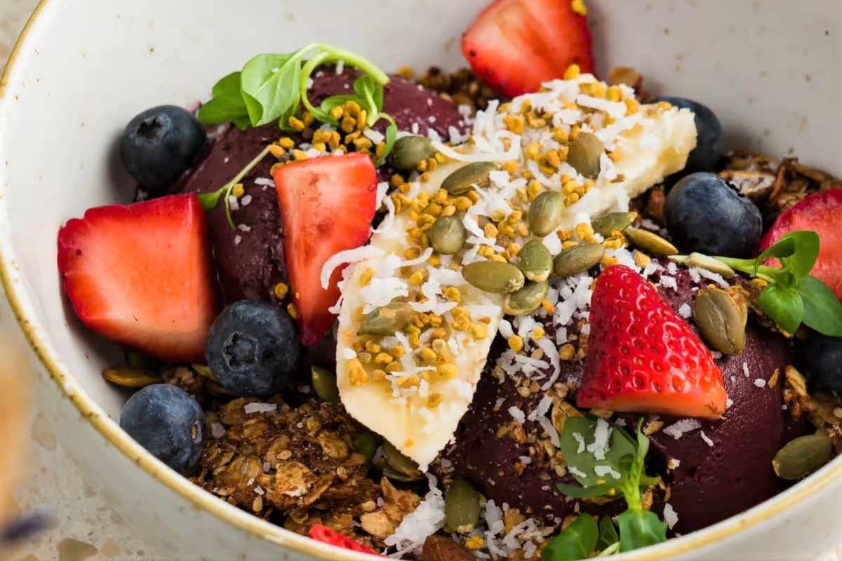 bowl-from-two-hands-cafer-acai-bowls-austin