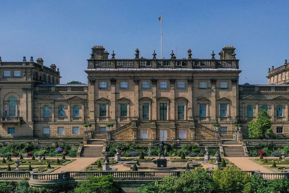 exterior-of-the-terrace-at-harewood-house-in-the-daytime