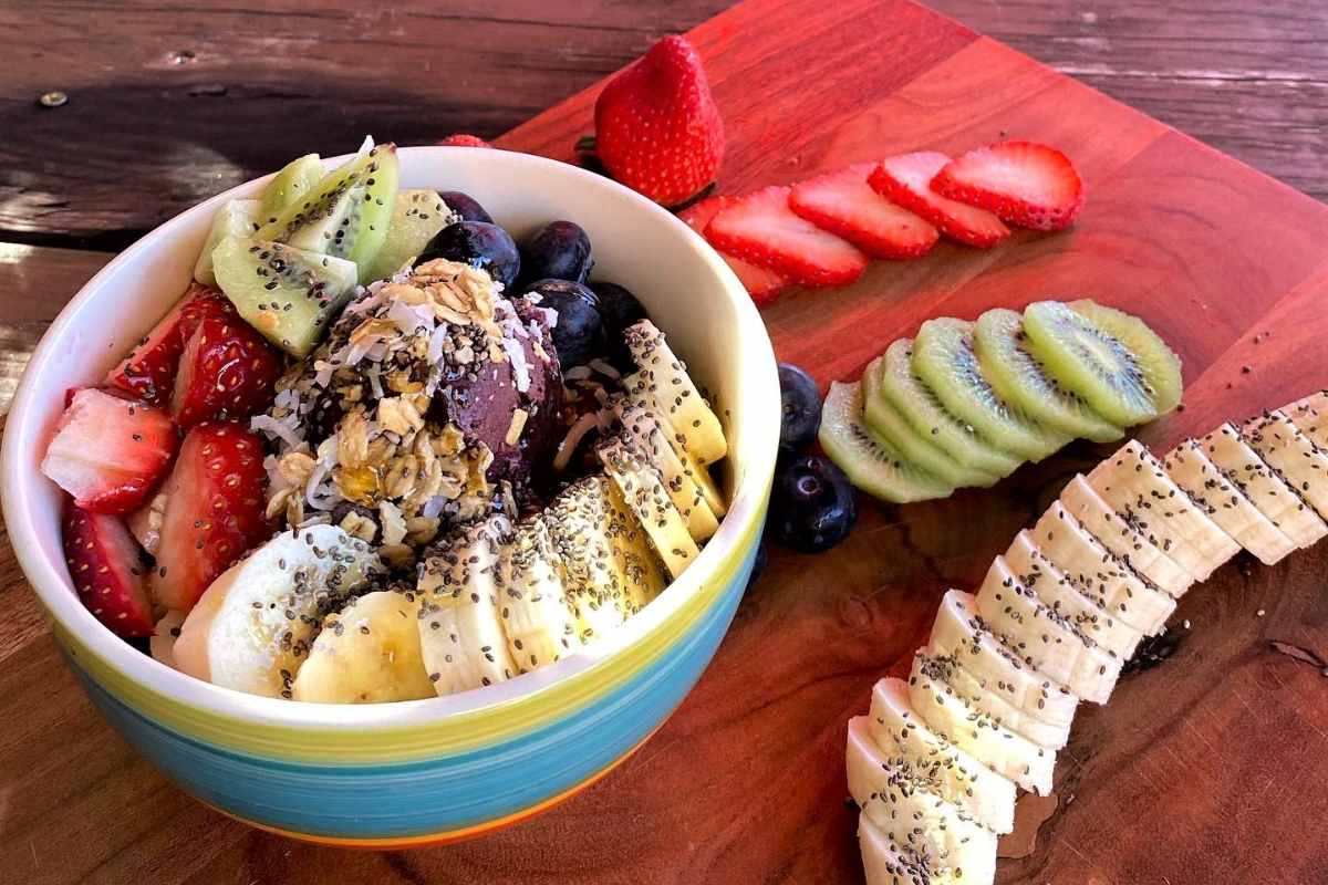fruity-acai-bowl-from-equilibre-healthy-food
