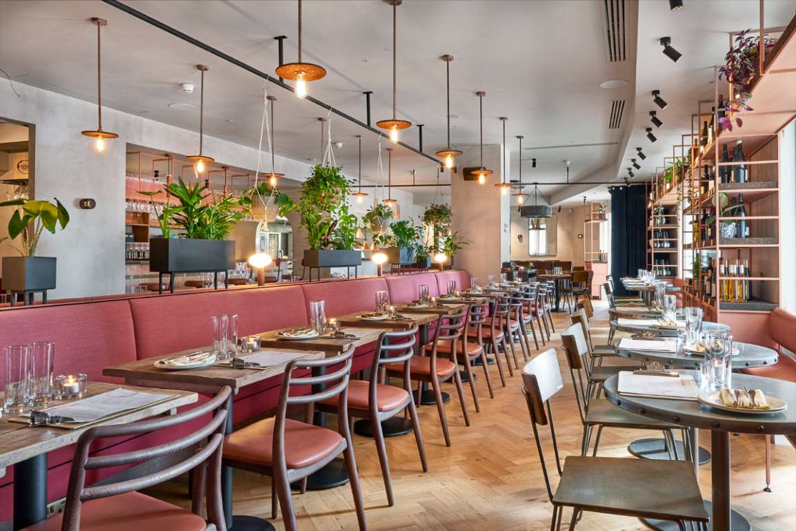 interior-of-humble-grape-in-the-daytime-bottomless-brunch-canary-wharf