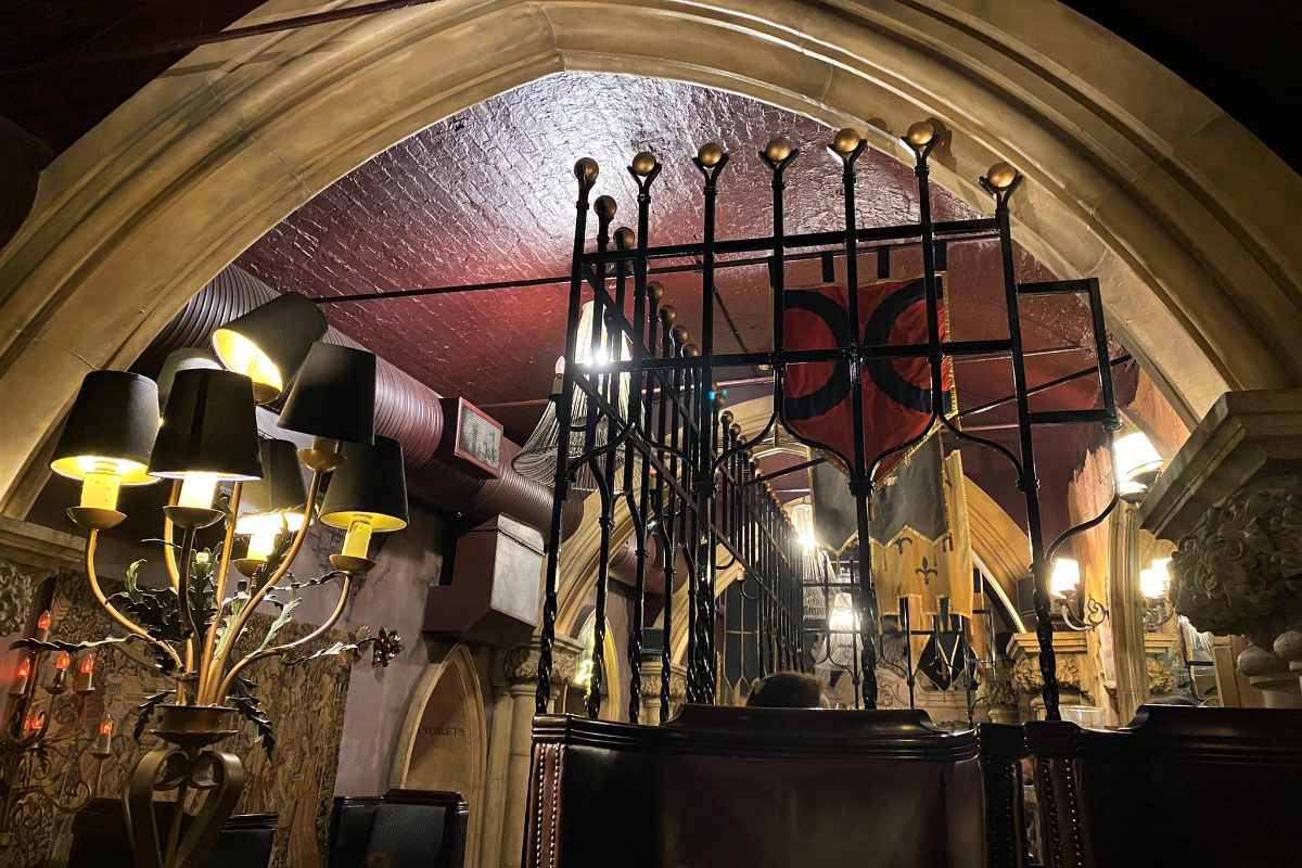 old-gothic-interior-of-bacchus-bar