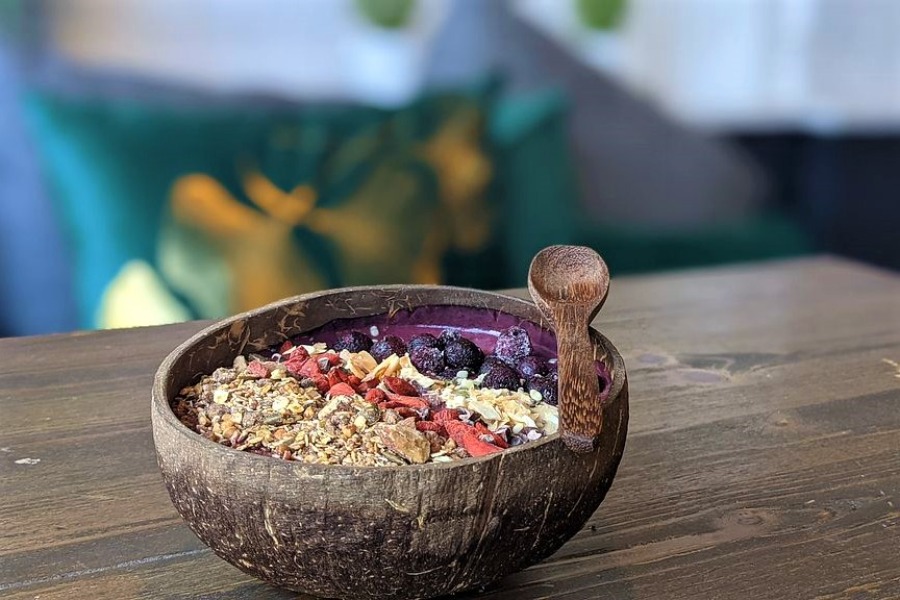 acai-bowl-on-table-at-adaptogen-wellness-cafe
