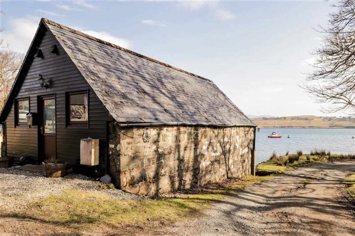 greshornish-boathouse-in-greshornish-on-isle-of-skye