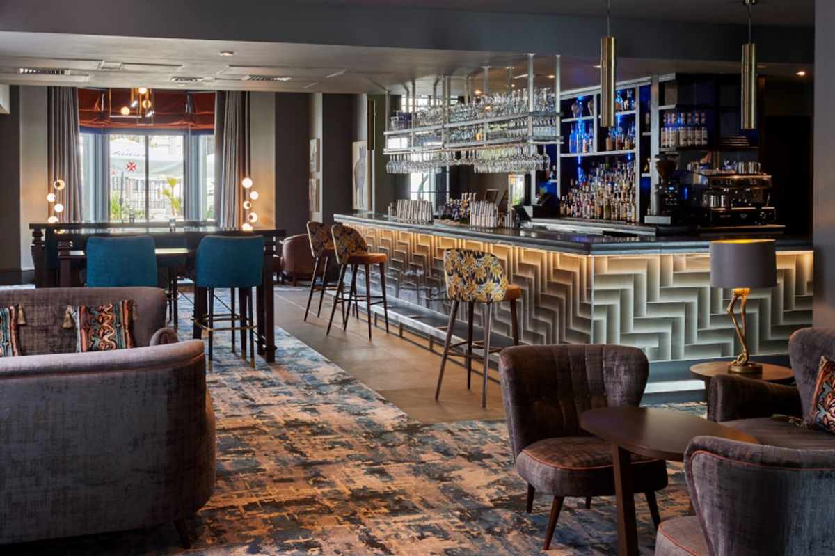 interior-of-malbar-cocktail-bar-at-malmaison-hotel