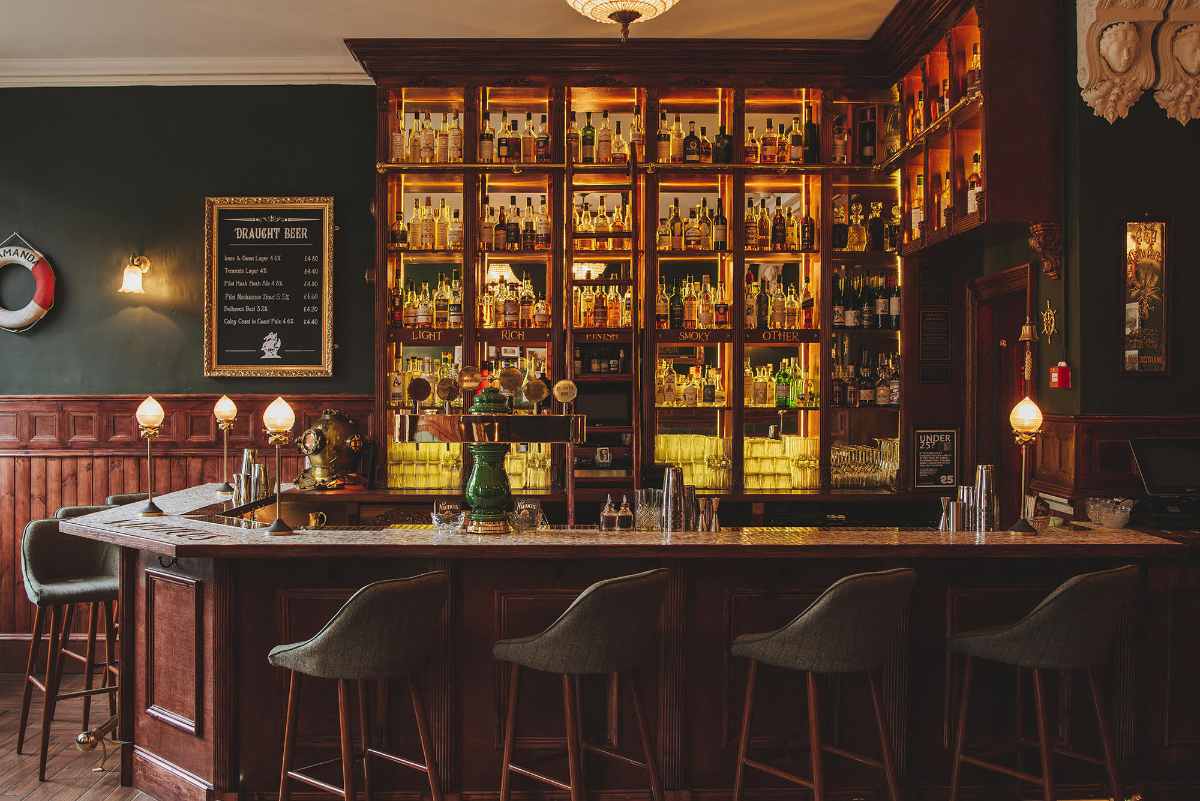 interior-of-nauticus-bar-cocktail-bars-edinburgh