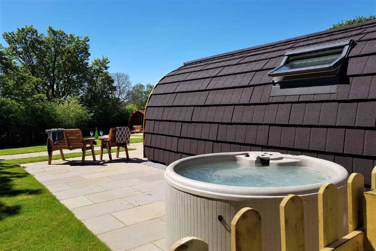 ribblesdale-pods-with-hot-tub-glamping-yorkshire