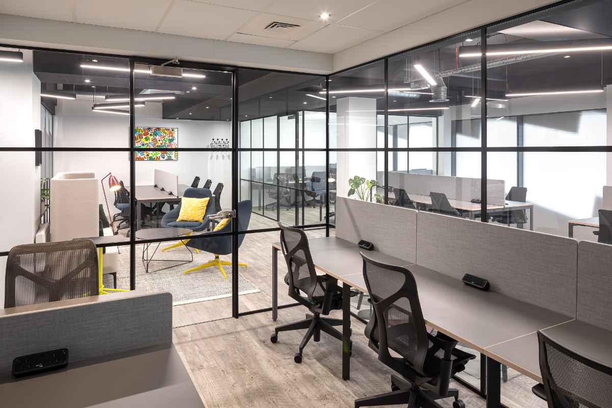 desks-inside-flagship-spaces-in-daytime