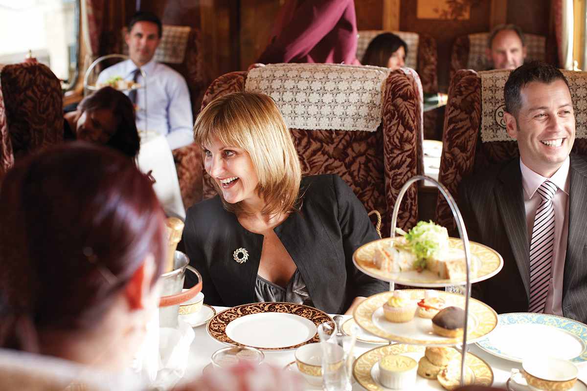 people-dining-on-board-the-orient-express-train