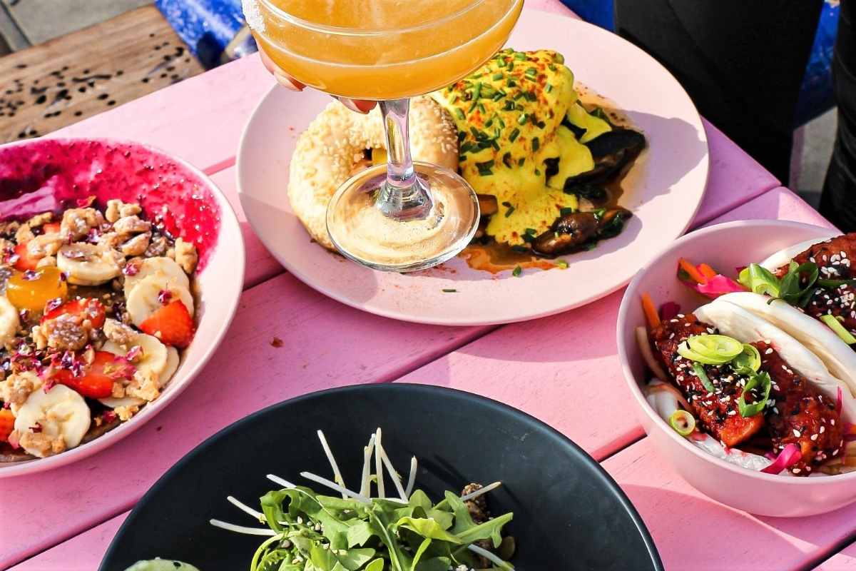 plates-at-good-love-vegan-cafes-melbourne