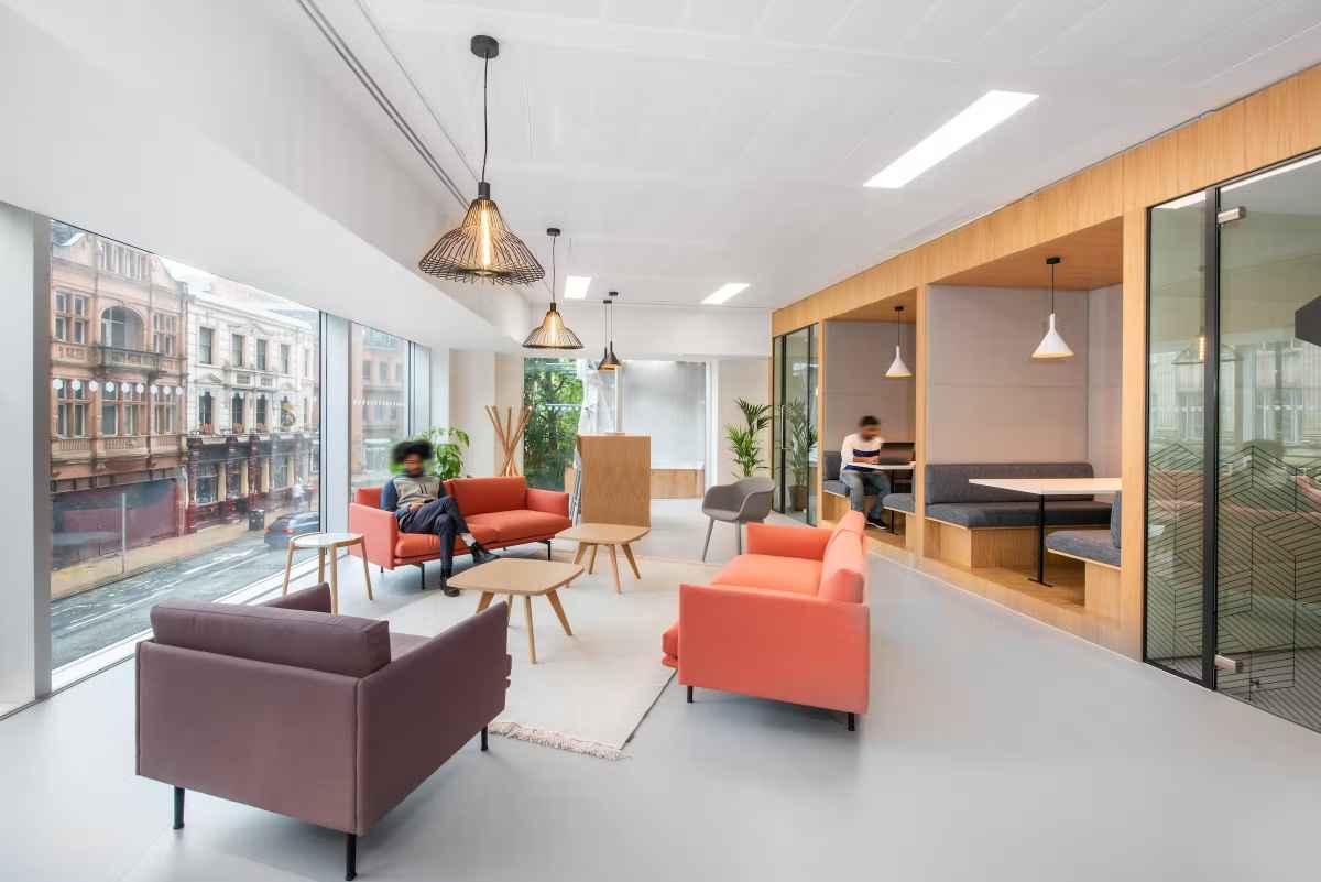 sofas-and-booths-inside-regus-spinningfields-in-daytime