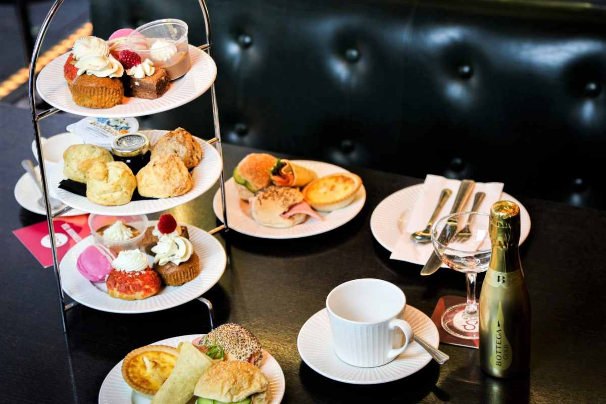 cakes-at-cup-tea-lounge-afternoon-tea-glasgow