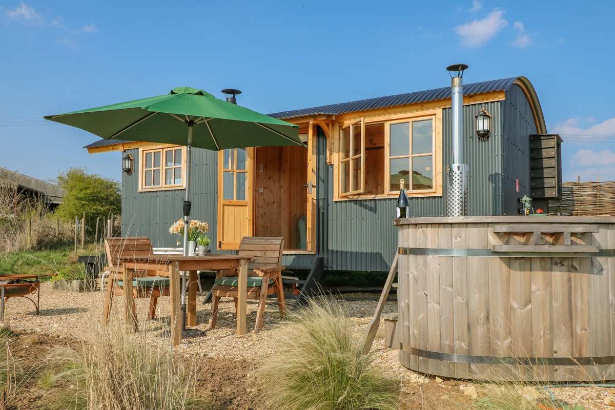 exterior-of-buddy-shepherds-hut-in-the-daytime
