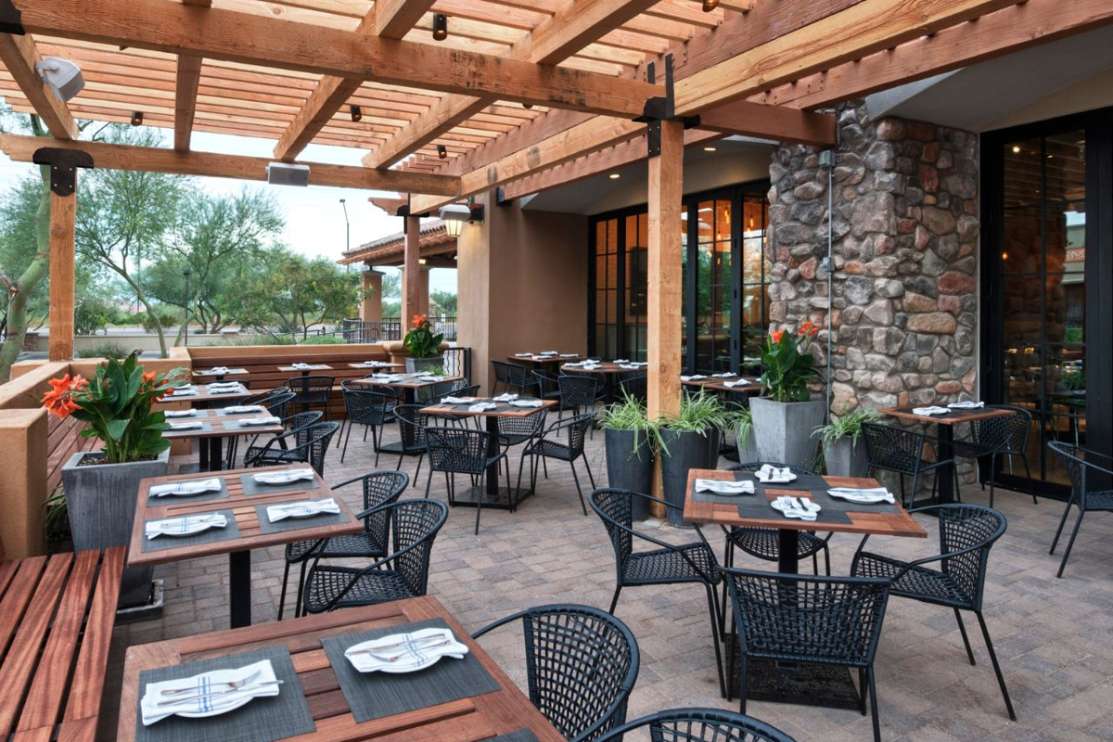 exterior-terrace-at-local-bistro-in-the-daytime