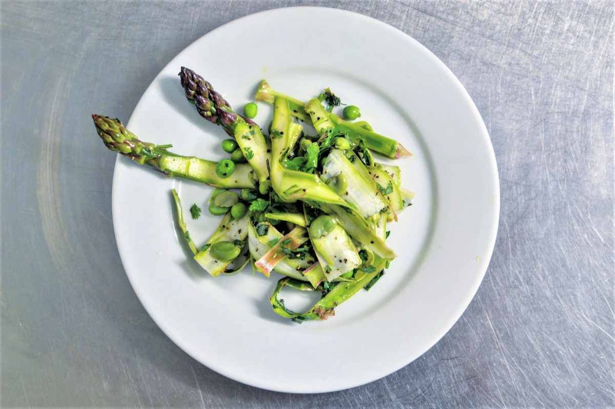 green-vegetables-on-plate-from-fido-coffee