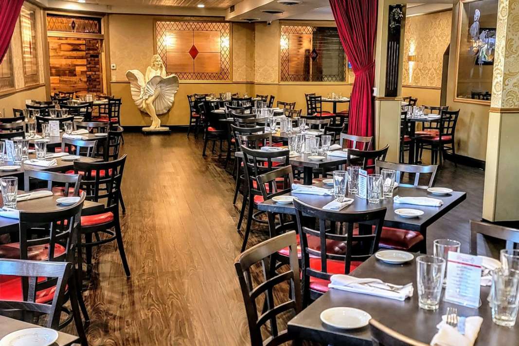 interior-of-monroes-restaurant-in-the-daytime-bottomless-brunch-long-island