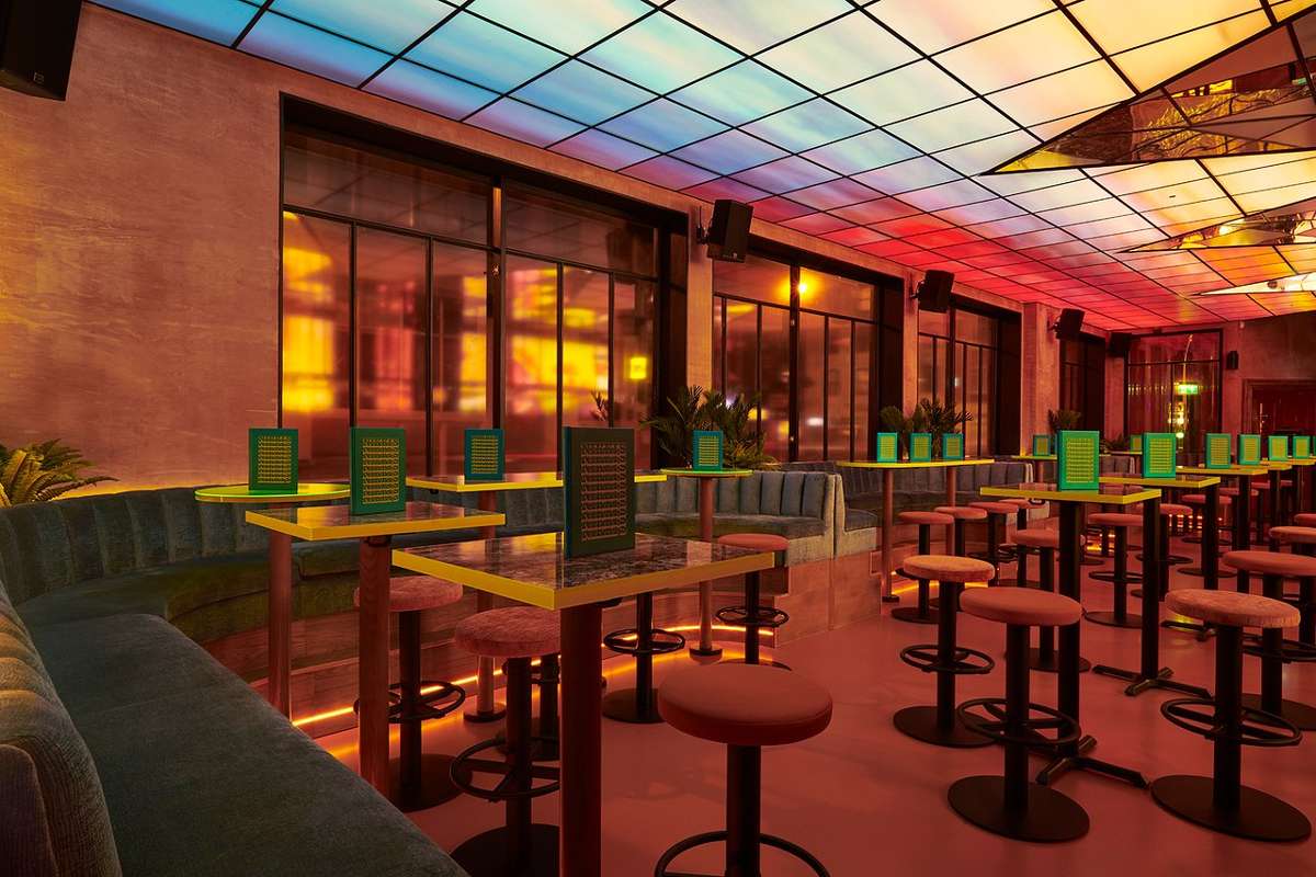 interior-of-nikkis-bar-in-the-evening-drag-brunches-london