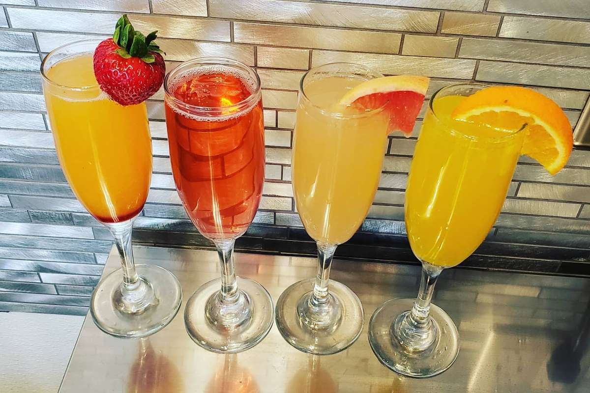 mimosas-on-the-table-at-berry-sweet-kitchen-in-the-daytime