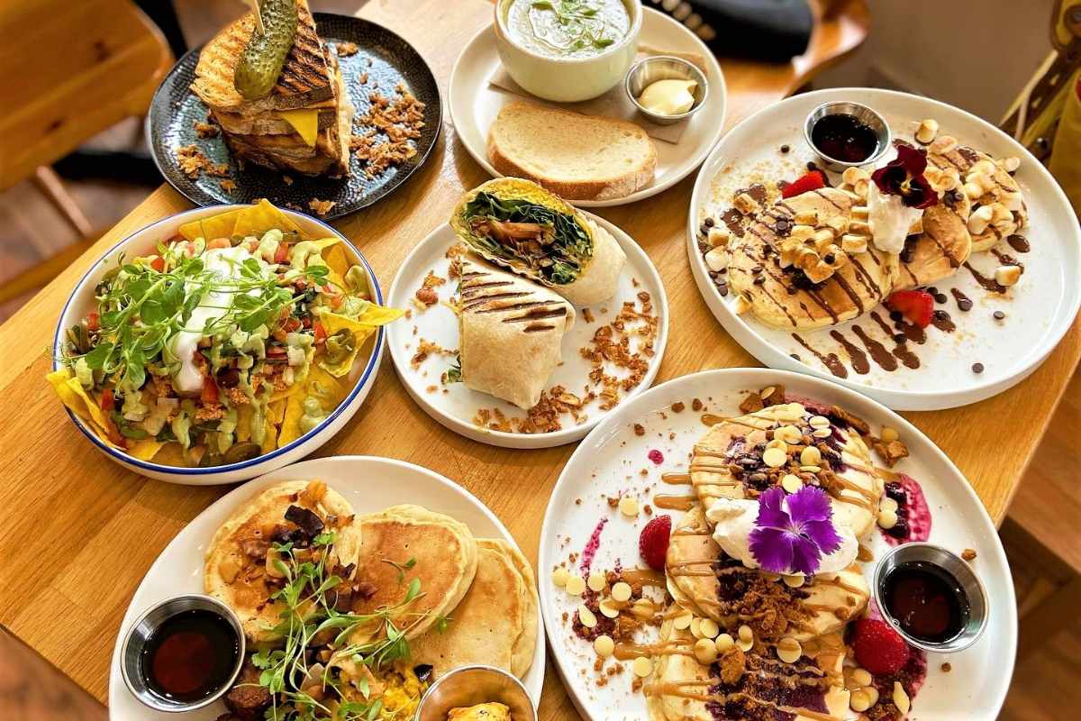 plates-at-serenity-now-cafe-vegan-restaurants-glasgow