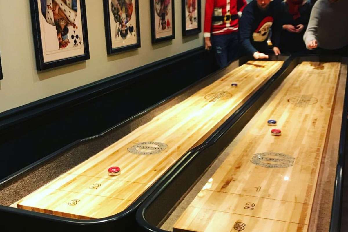 shuffleboard-tables-at-ye-olde-cock-tavern-in-the-daytime