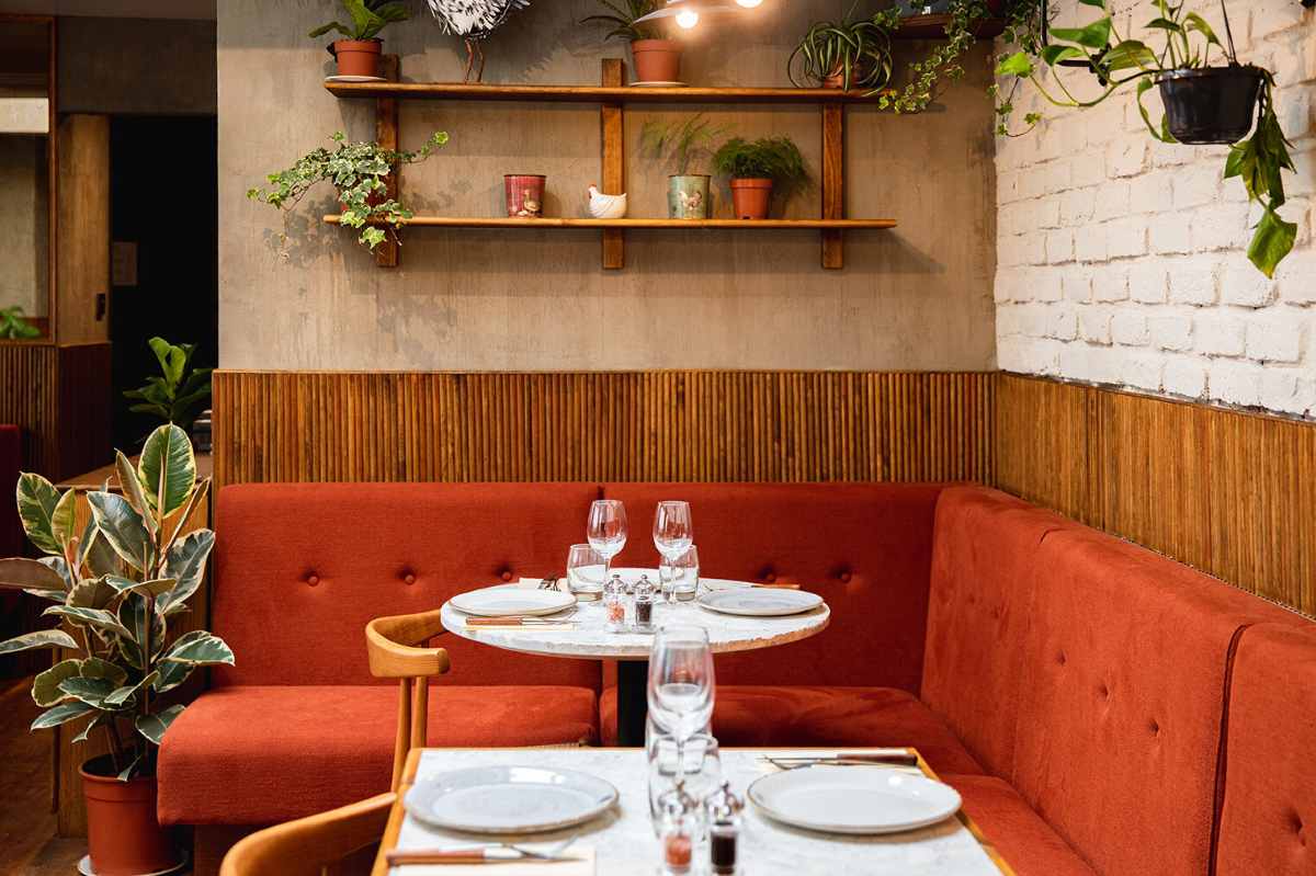 tables-inside-cocotte-restaurant-bottomless-brunch-fulham