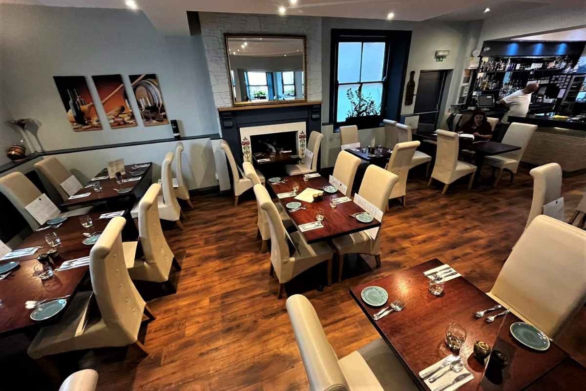 tables-inside-mamma-lina's-italian-restaurant-bottomless-brunch-newport