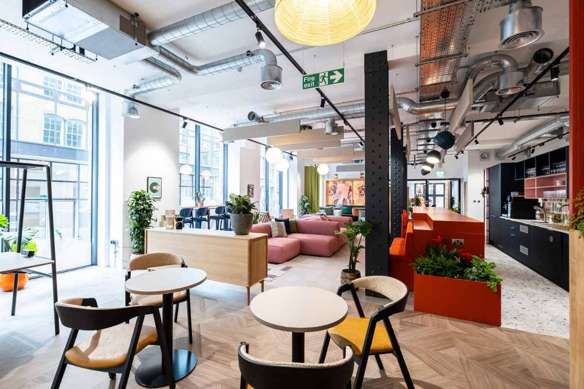tables-inside-runway-east-coworking-spaces-shoreditch