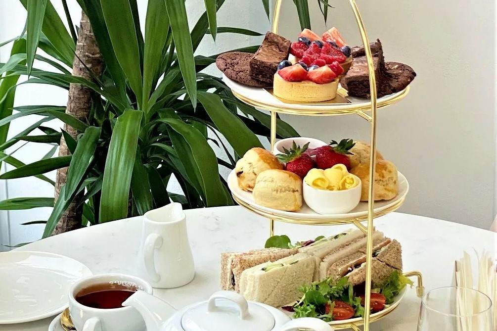 tea-cakes-sandwiches-and-scones-at-sugarfall-patisserie