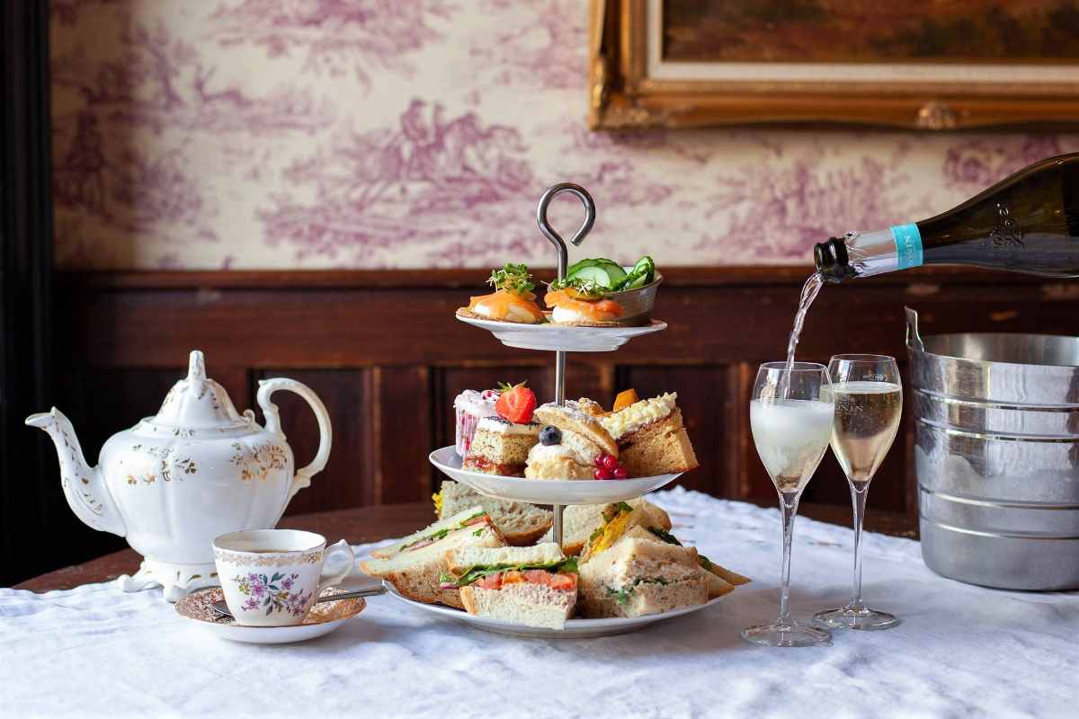 the-tea-rooms-at-the-butterfly-and-the-pig-afternoon-tea-glasgow