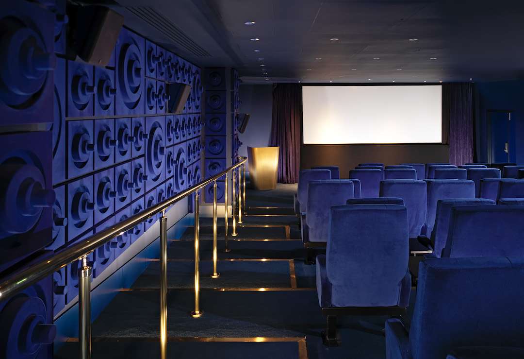 blue-seats-in-front-of-screen-at-curzon-sea-containers