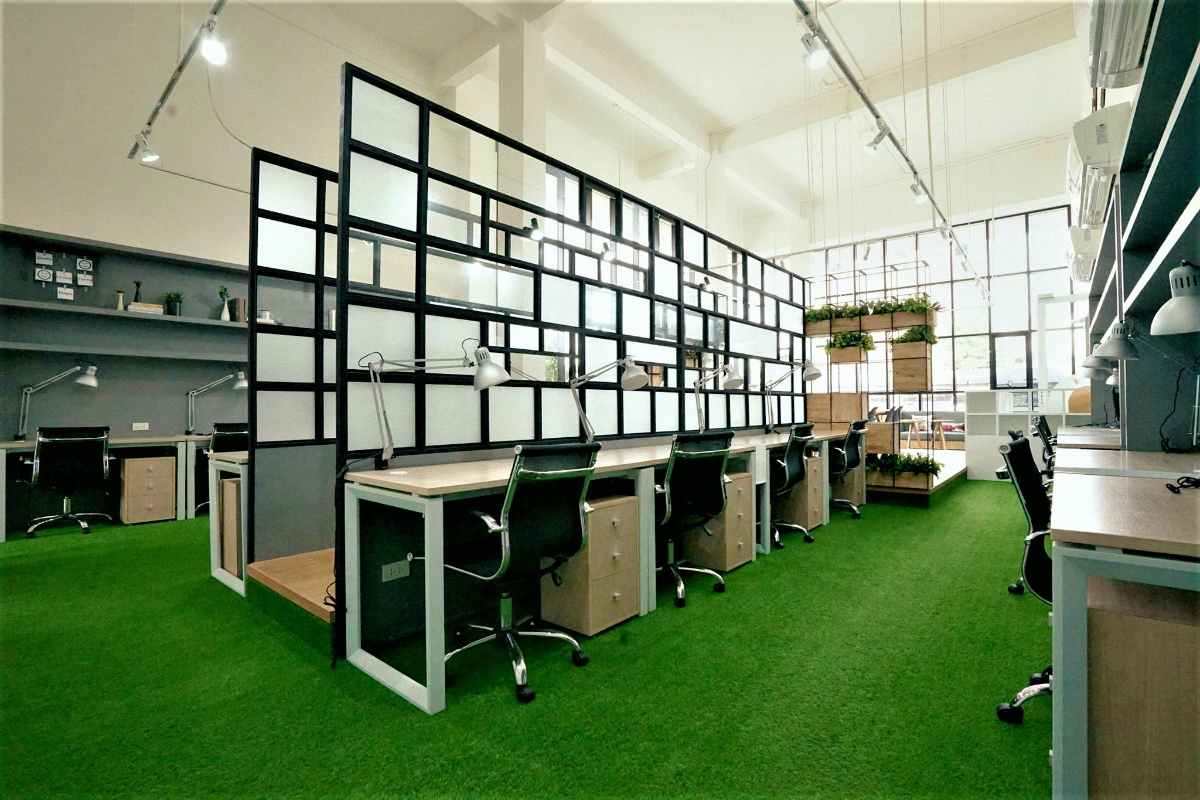 bright-desk-co-working-space-coworking-spaces-bangkok