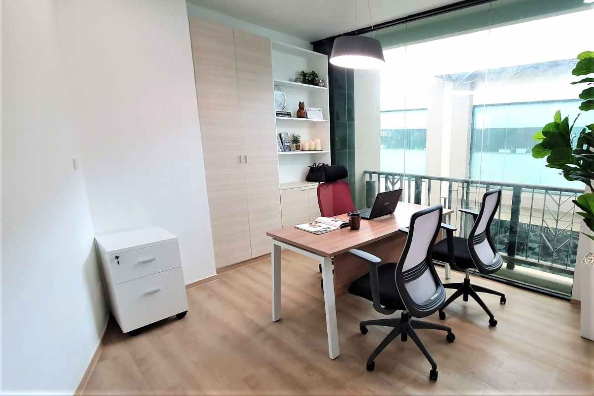 desk-and-office-chairs-inside-cocon-coworking-space
