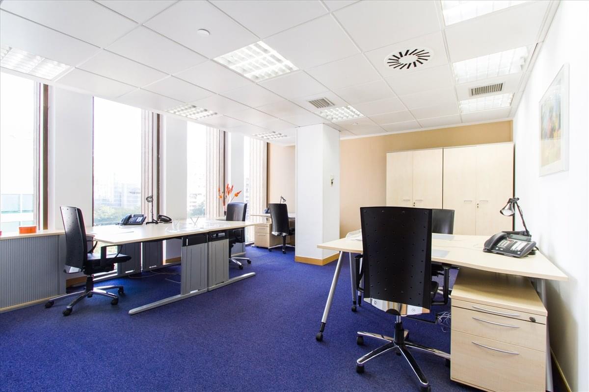 desks-and-office-chairs-inside-regus-madrid-cuzco-iv