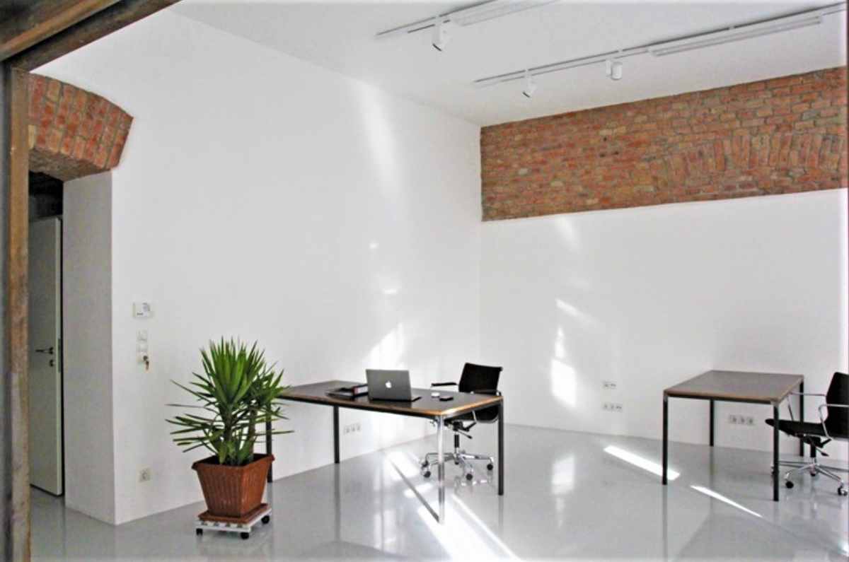 desks-in-hermienengasse-1-coworking-spaces-vienna