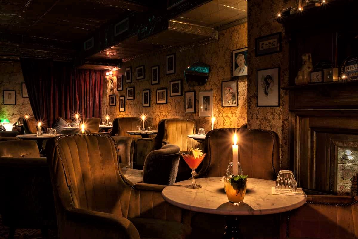 interior-of-vintage-cocktail-club-cocktail-bars-dublin