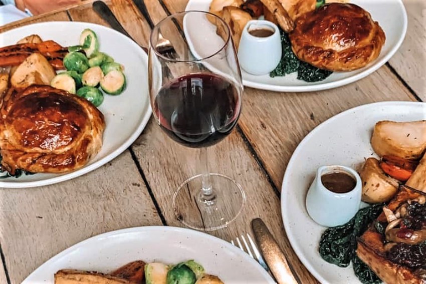 roast-dinners-at-the-phene-pub-in-chelsea