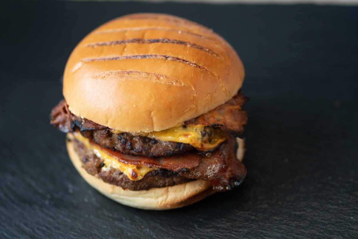 vegan-burger-with-cheese-from-#fish