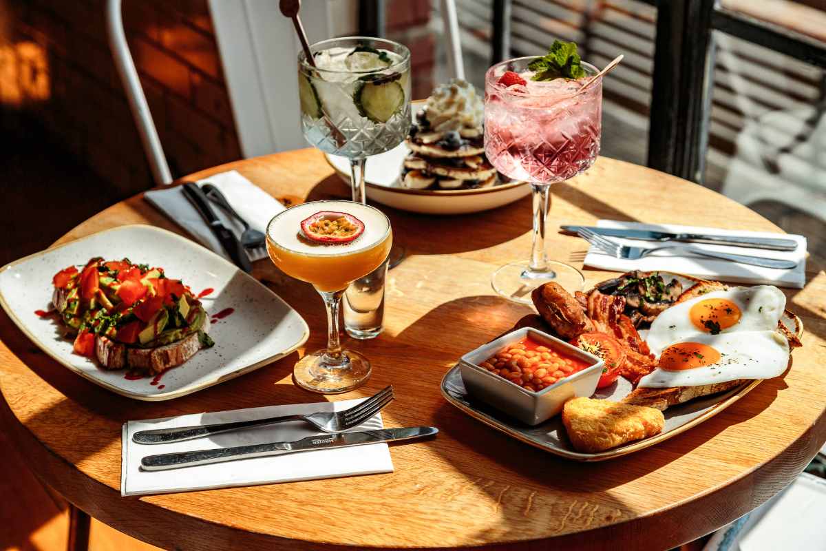 cocktails-and-food-at-revolution-bottomless-brunch-torquay