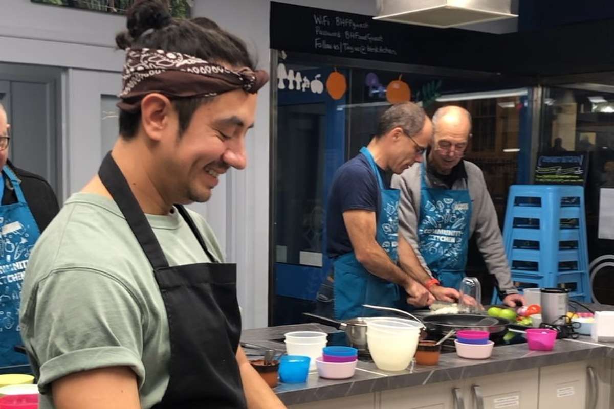 cookery-class-at-the-community-kitchen-date-ideas-brighton